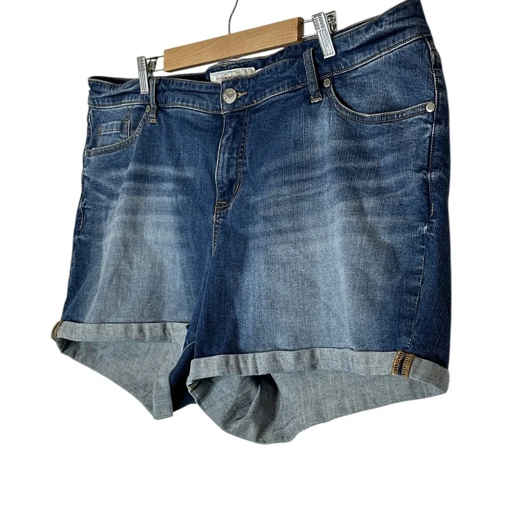 TORRID Denim Blue Jean High Rise‎ Shorts Women Plus Size 24 Stretch Classic